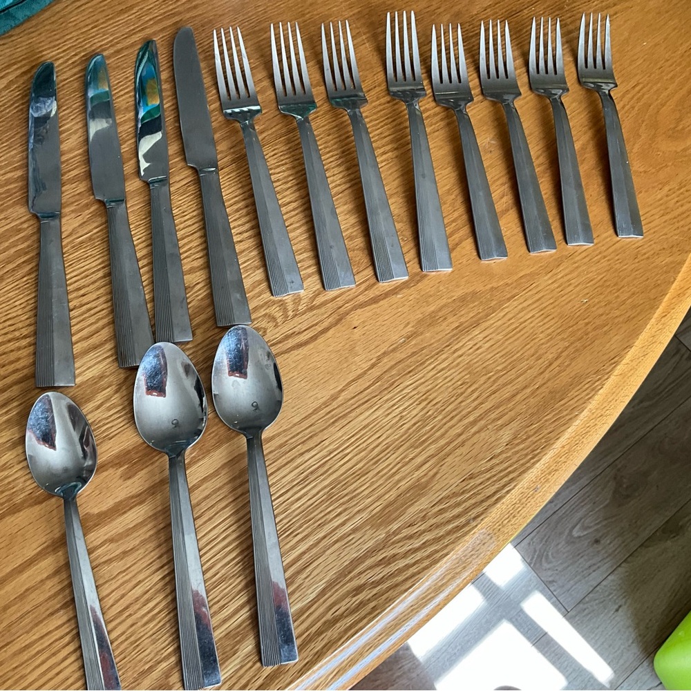 International Stainless Flatware China 15 Pcs Set MCM Style